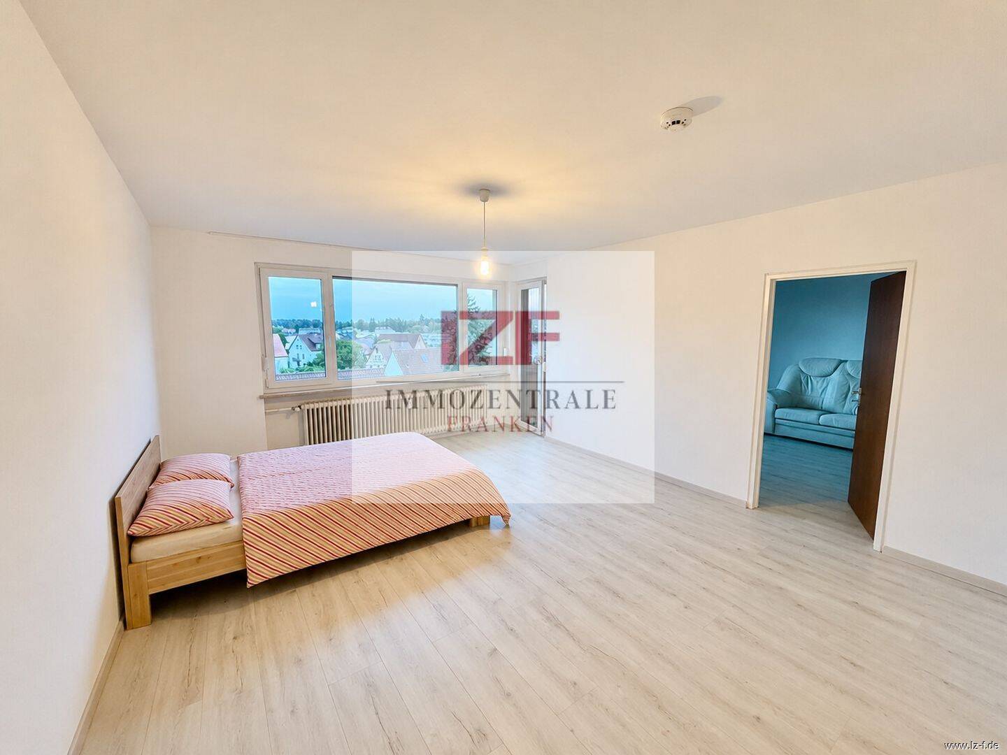 Bezugsfreie 2-Zimmer-Wohnung mit Einbauküche, Balkon & TG-Stellplatz Nürnberg-Herpersdorf – 90455 Nürnberg – Vorschaubild 3