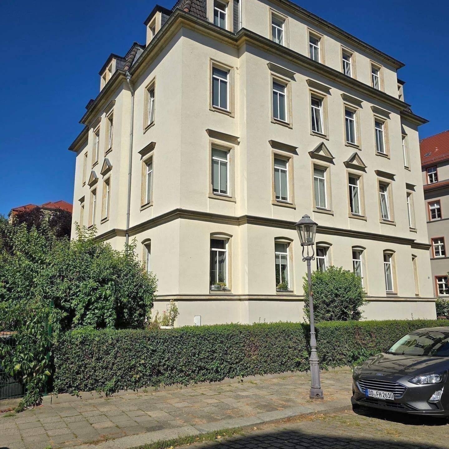Freie gemütliche sonn. 2,5 DG-Mais.-Wohnung mit mod. EBK + Stellplatz in ruhiger Lage v. Dresden-Löbtau – 1159 Dresden – Vorschaubild 3