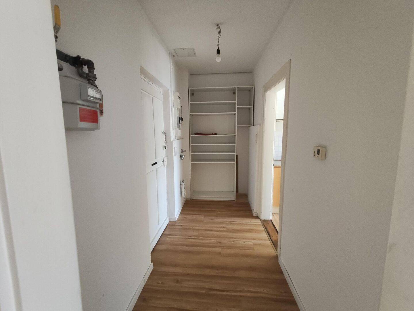 Altbauwohnung in Neuhausen, teilweise renovierungsbedürftig – BES am FR 14.08. n. ind. Vereinb. – 80637 München – Vorschaubild 5