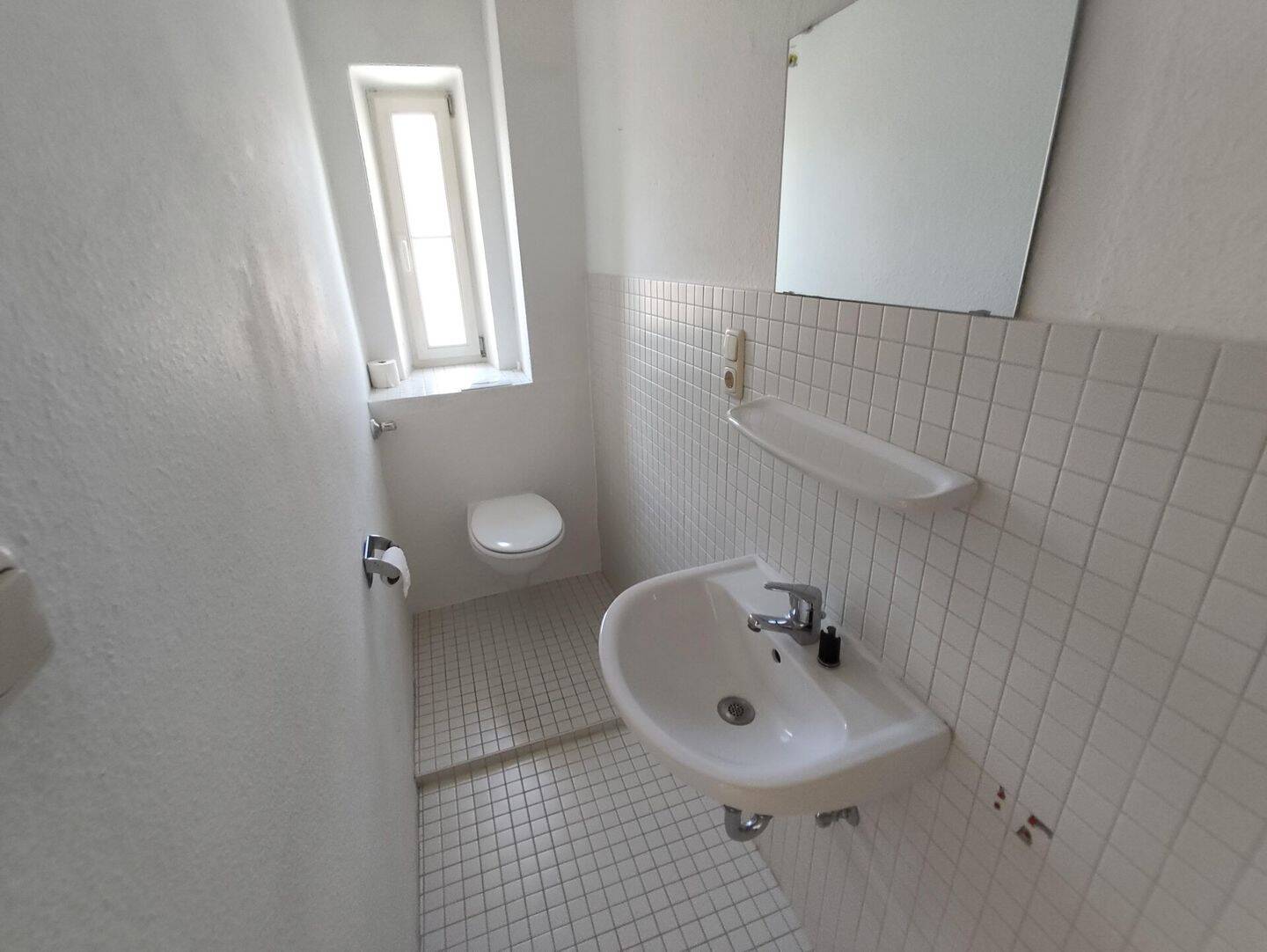 Altbauwohnung in Neuhausen, teilweise renovierungsbedürftig – BES am FR 14.08. n. ind. Vereinb. – 80637 München – Vorschaubild 9