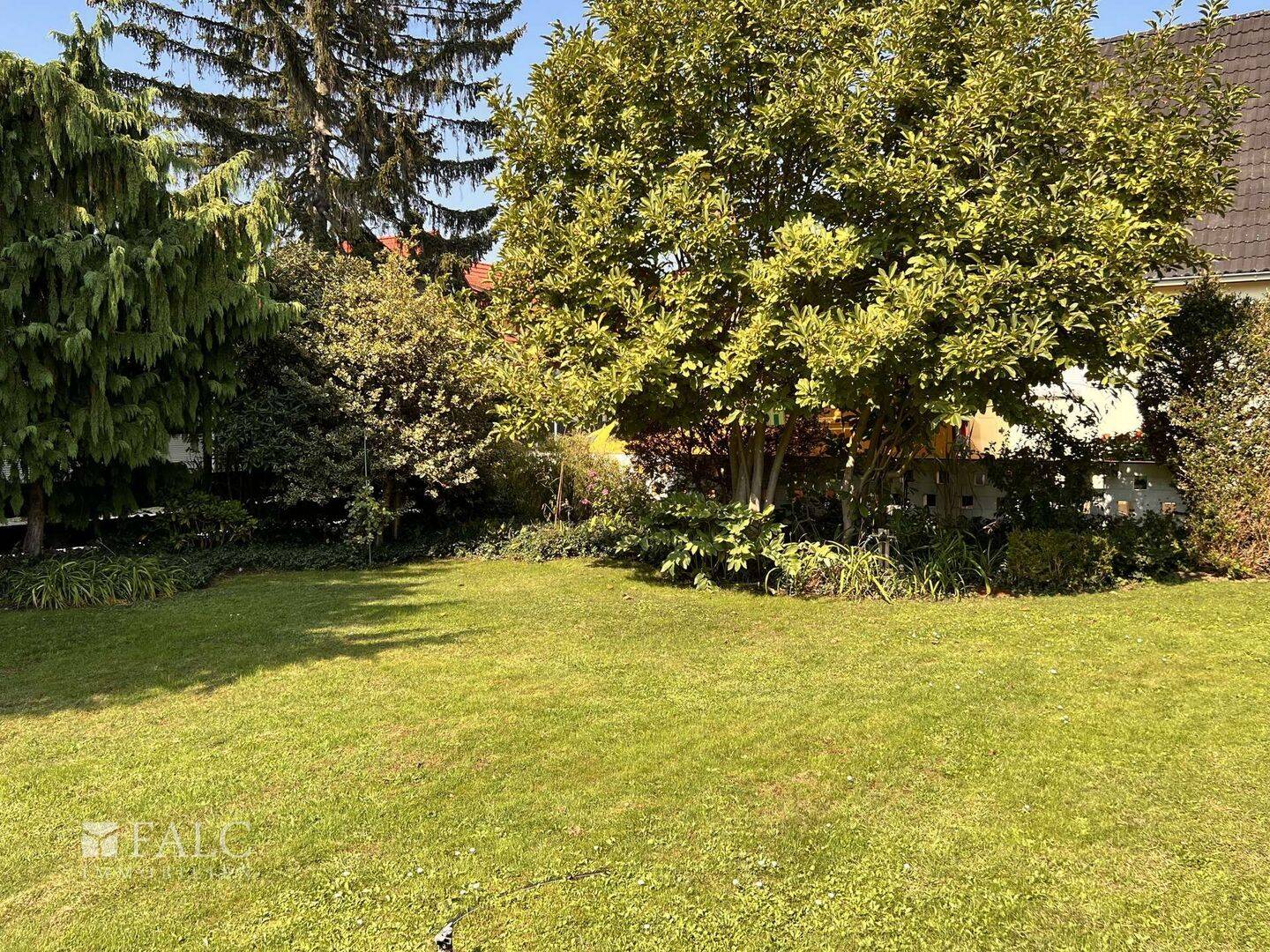 ***Hochwertiges Einfamilienhaus mit Wintergarten, überdachter Terrasse und exklusiver Ausstattung*** – 13581 Berlin – Vorschaubild 4