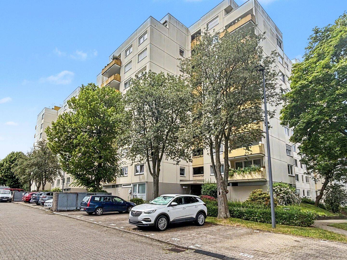 Ruhig wohnen in gefragter Lage – 3,5 Zimmer mit Balkon und Stellplatz in Stuttgart-Giebel – 70499 Stuttgart – Vorschaubild 3
