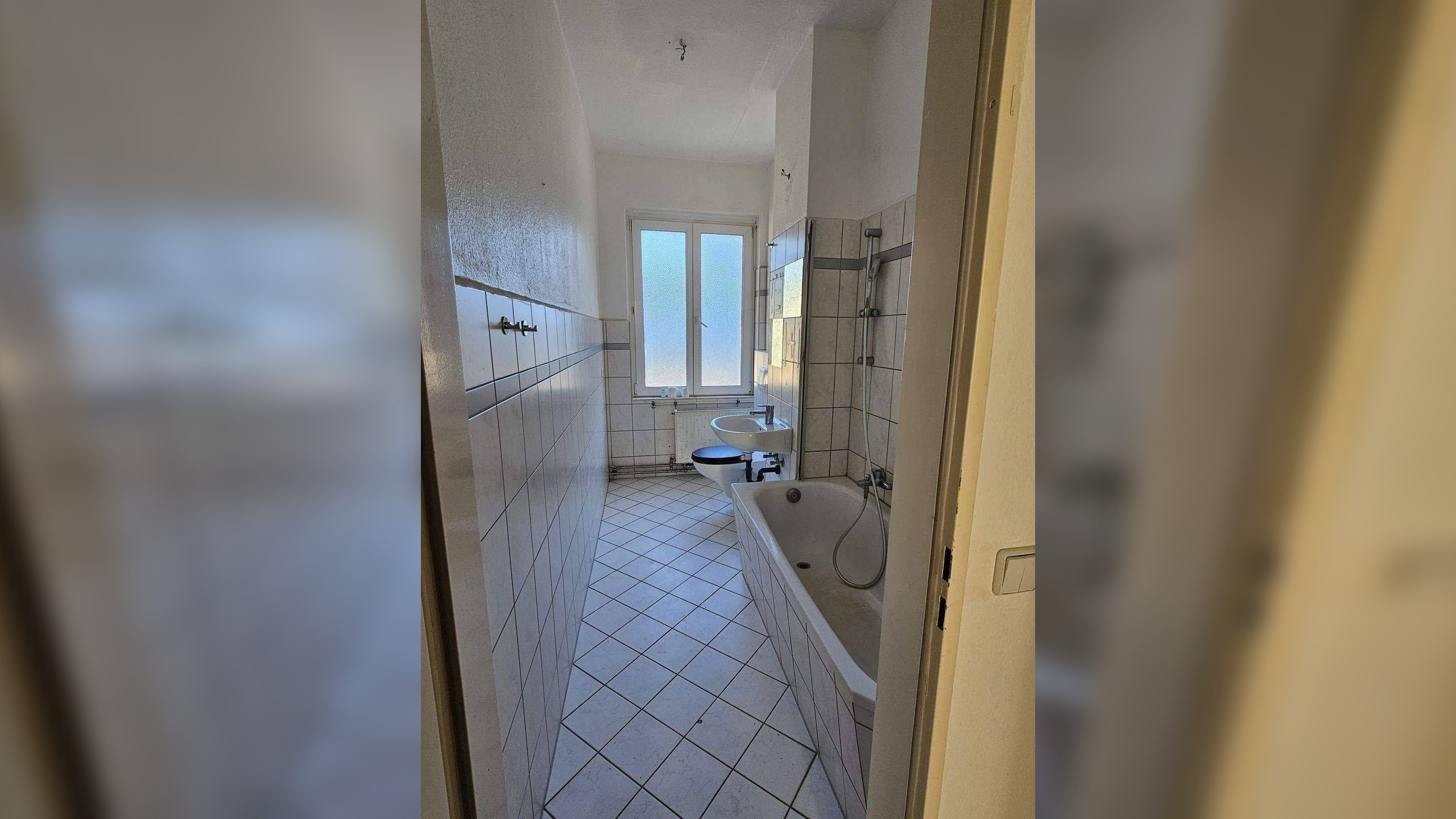 Terrassenartiger Balkon / Ruhige Radstraßenlage, verschiedene 3-Zi.-Altbauwohnung mit Südbalkon – 10243 Berlin – Vorschaubild 3