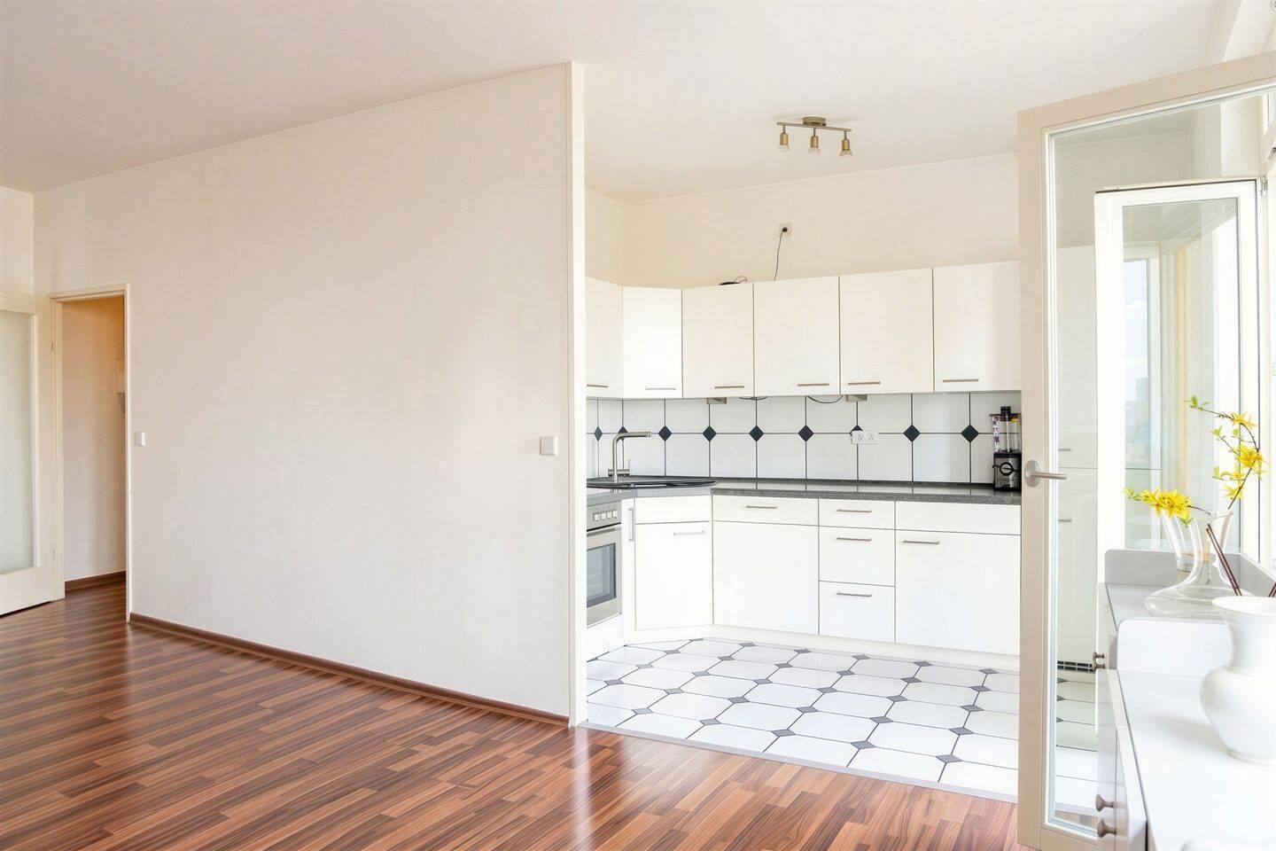 Hansaviertel mit City-Blick: Freie 2-Zimmerwohnung im 7.OG – 10557 Berlin – Vorschaubild 5