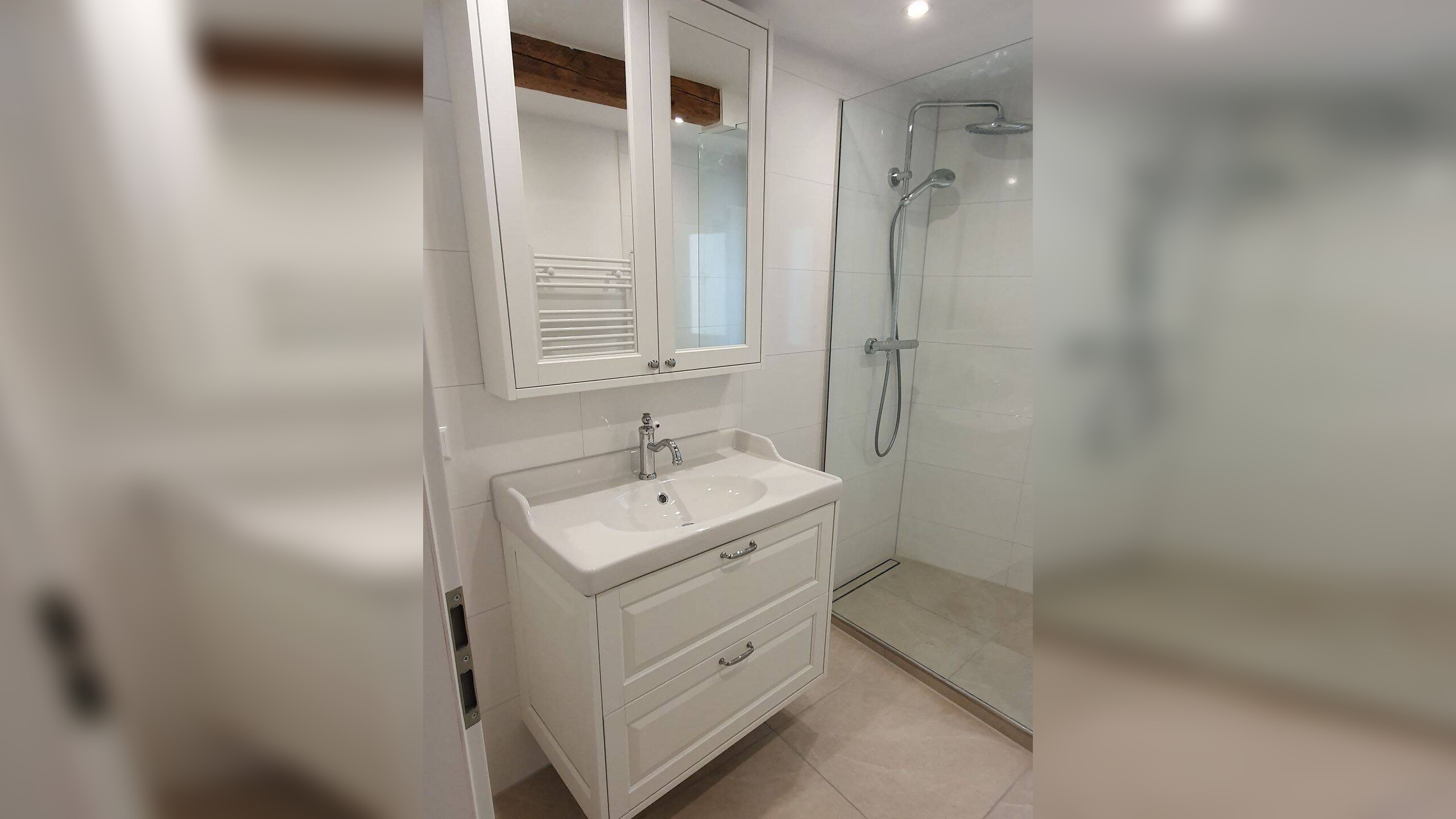 Neu sanierte 3,5 Zi. – Etagenwohnung in 70327 Stuttgart – Wangen, zentrale Wohnlage direkt am Wangener Marktplatz – 70327 Stuttgart – Vorschaubild 4