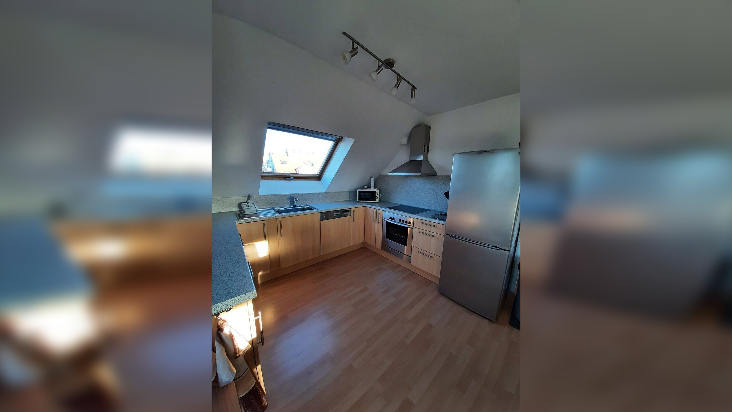 Temporary accommodation/ Wohnen auf Zeit/ Möblierte 2-Zimmer-DG-Wohnung in Erlangen-Büchenbach/Rudeltplatz(nahe adidas, Puma, Schaeffler, Siemens) – 91056 Erlangen – Vorschaubild 3