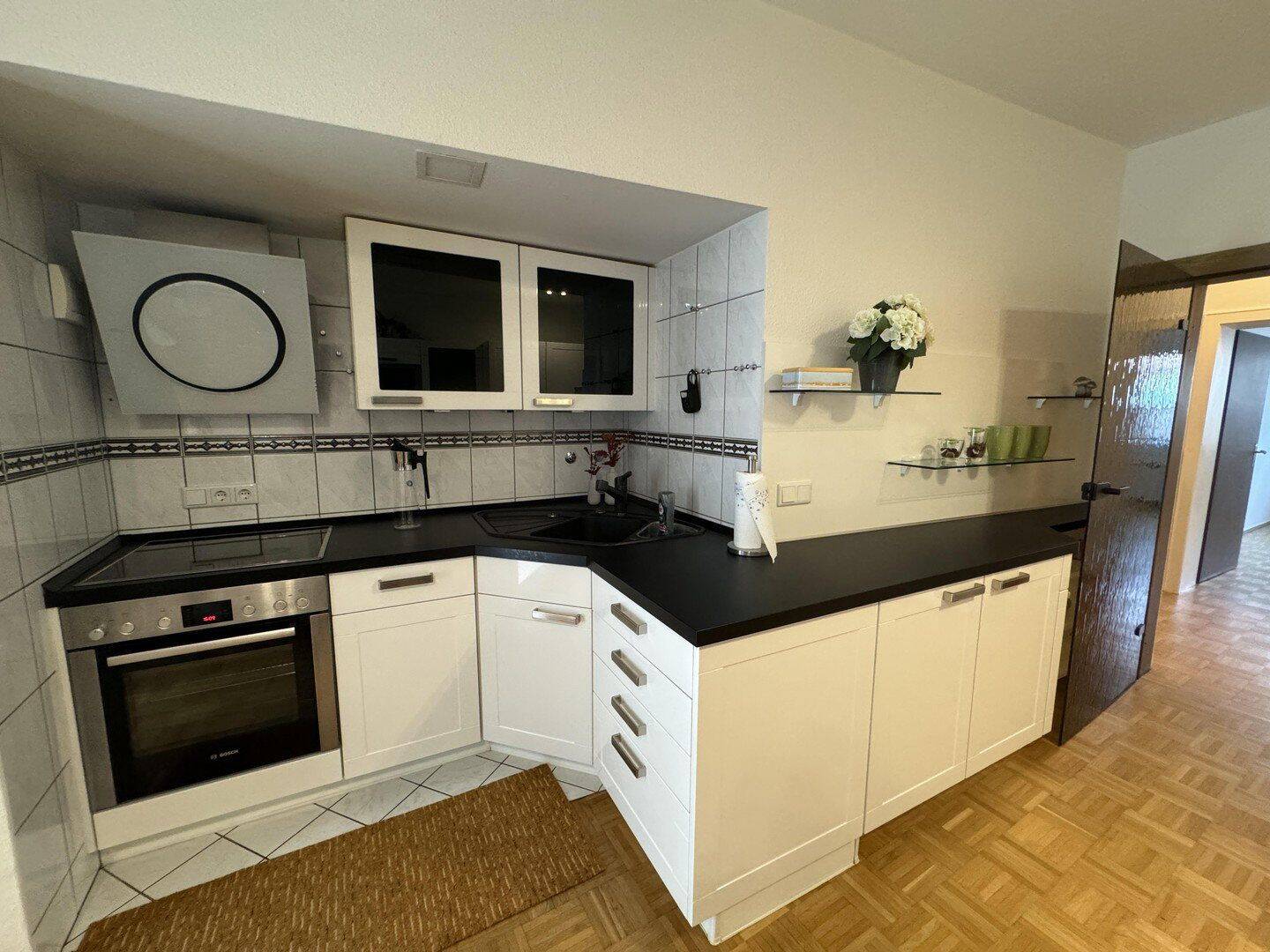Außergewöhnliche 2,5-Zimmer-Wohnung nahe Uniklinikum – mit Einbauküche, Balkon & Sonnenterrasse – 45147 Essen – Vorschaubild 4