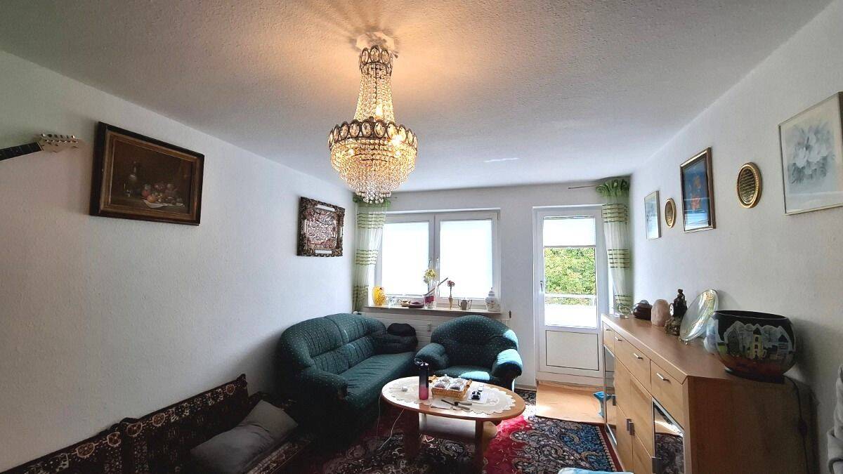 Ruhige gepflegte möblierte Wohnung im kompl. vermieteten Familienhaus. Sonnenbalkon elekt. Markise – 45309 Essen – Vorschaubild 3