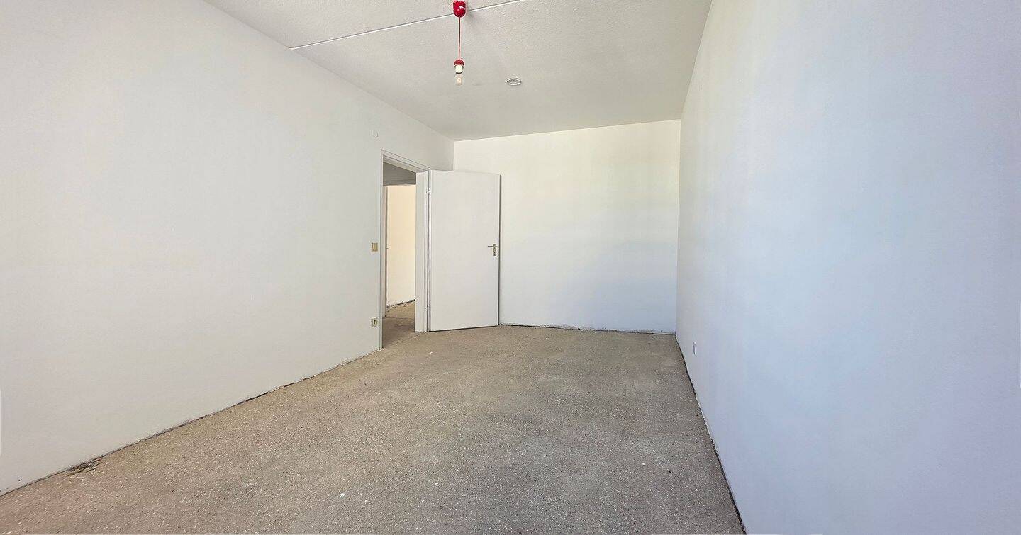 Freie großzügige 3-Zimmer-Wohnung mit Westloggia und Fahrstuhl nur 300 Meter vom Kudamm! – 10629 Berlin – Vorschaubild 6
