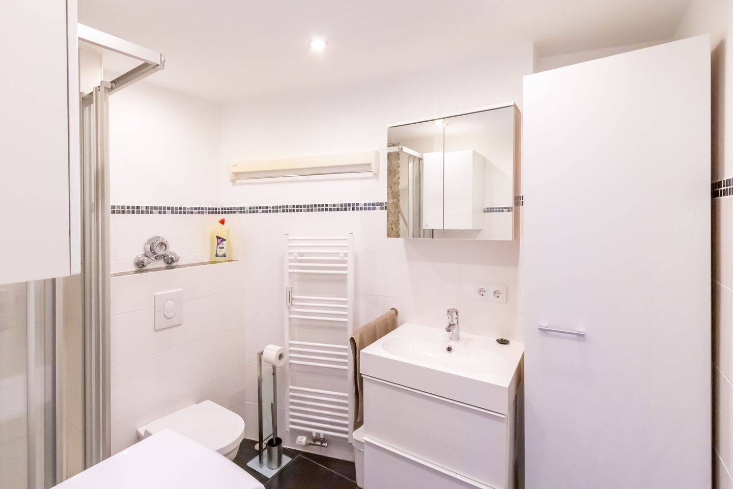 Gepflegtes 1-Zimmer-Appartement in Bestlage – 80796 München – Vorschaubild 4