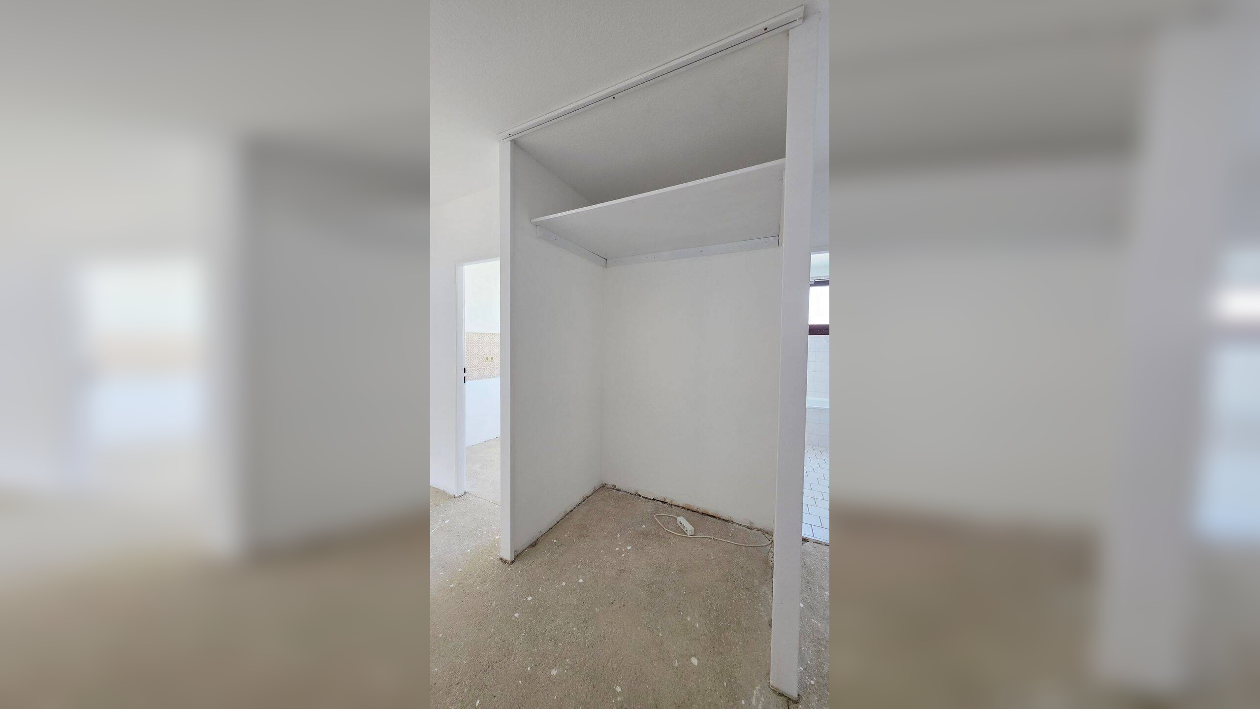 Freie großzügige 3-Zimmer-Wohnung mit Westloggia und Fahrstuhl nur 300 Meter vom Kudamm! – 10629 Berlin – Vorschaubild 11