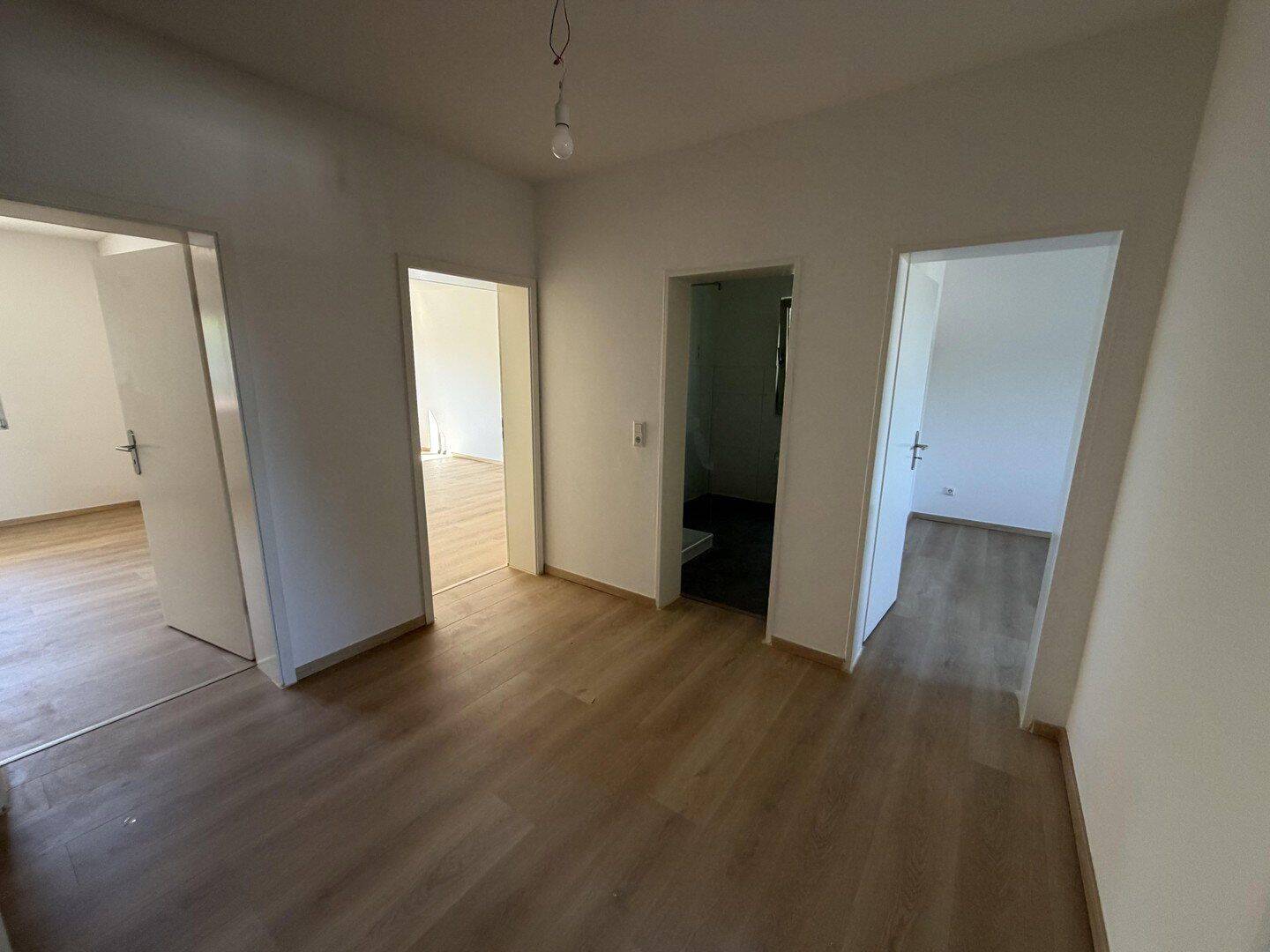 Modern sanierte 3-Zimmer-Wohnung mit Balkon in beliebter Lage in Weitmar Mark – 44795 Bochum – Vorschaubild 3