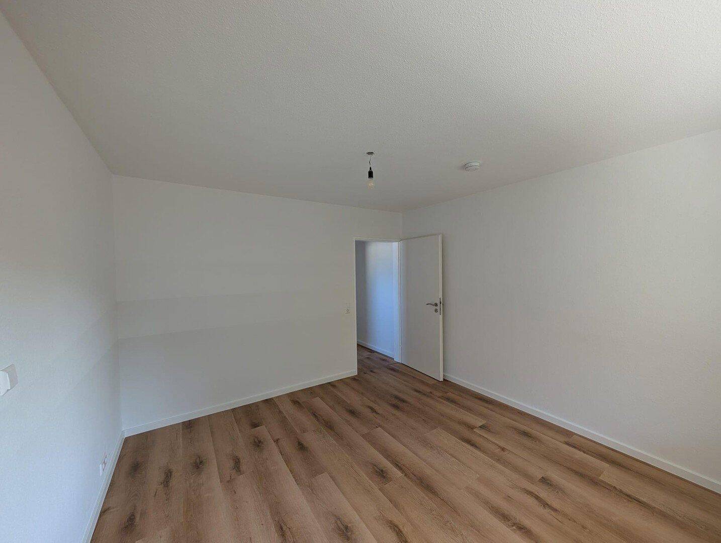 Hochwertig kernsanierte 3-Zimmer-Wohnung mit Balkon & Garage – 76532 Baden-Baden – Vorschaubild 3