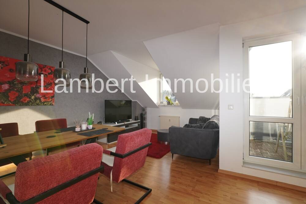 Helle Dachgeschosswohnung mit Sonnenloggia und TG-Stellplatz in Wiesbaden-Erbenheim – 65205 Wiesbaden – Vorschaubild 3