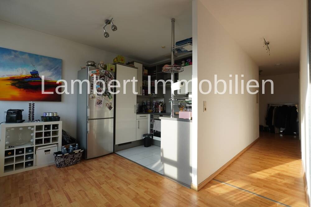 Helle Dachgeschosswohnung mit Sonnenloggia und TG-Stellplatz in Wiesbaden-Erbenheim – 65205 Wiesbaden – Vorschaubild 4