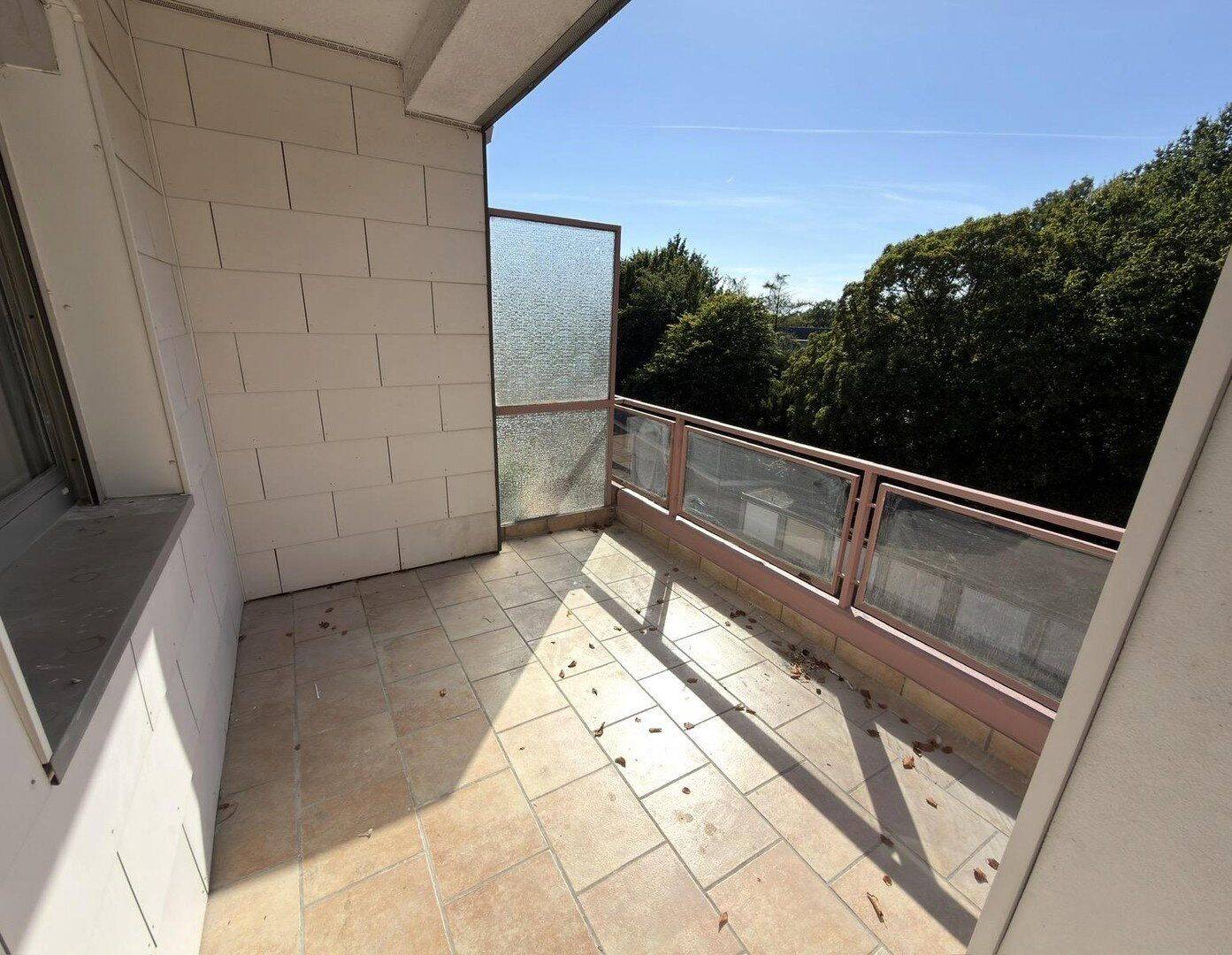 Modern sanierte 3-Zimmer-Wohnung mit Balkon in beliebter Lage in Weitmar Mark – 44795 Bochum – Vorschaubild 5