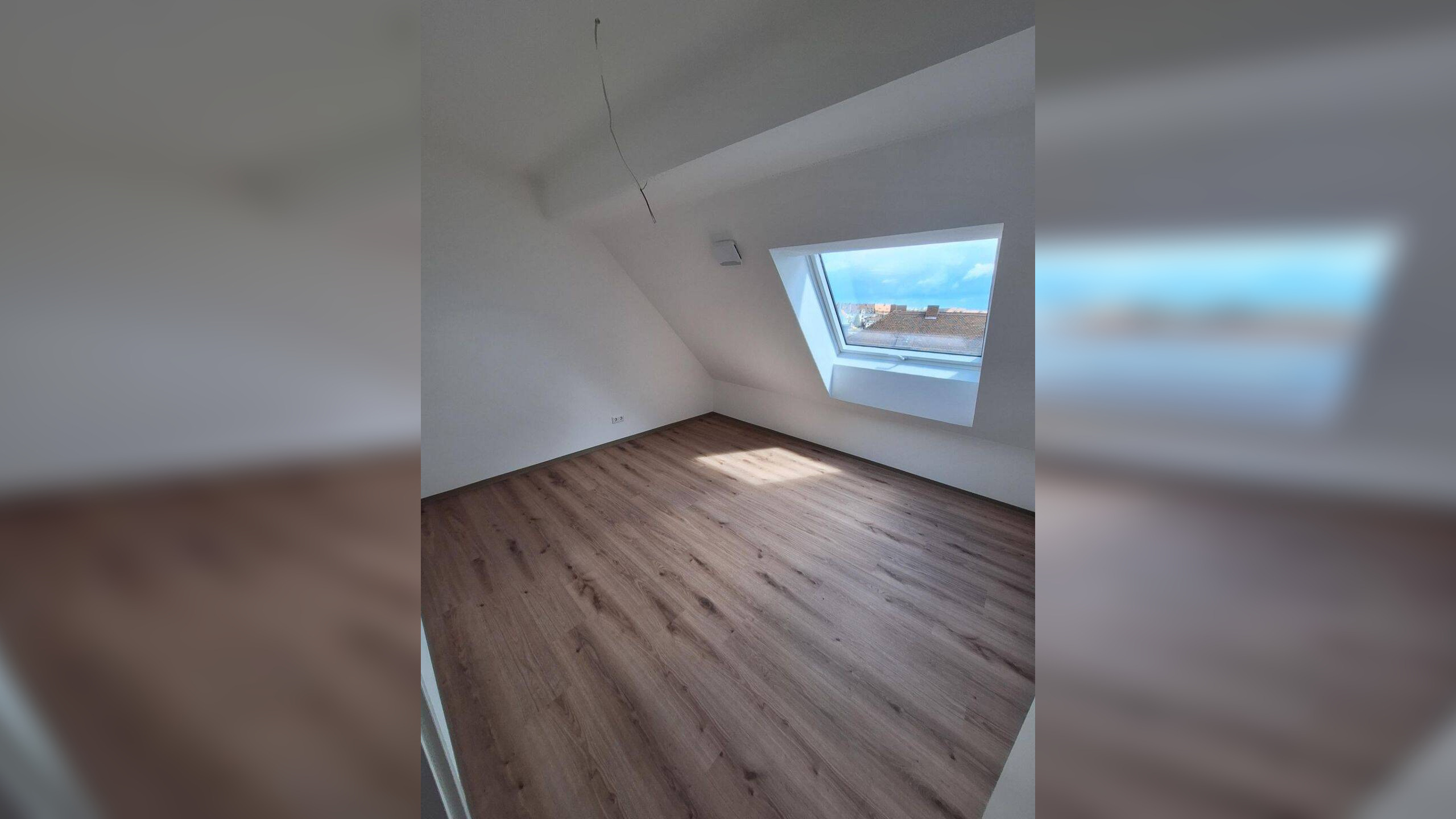 *NEUBAU* Exklusive 3-Zimmer-Dachgeschosswohnung mit Balkon und Aufzug in 90763 Fürth – 90763 Fürth – Vorschaubild 3