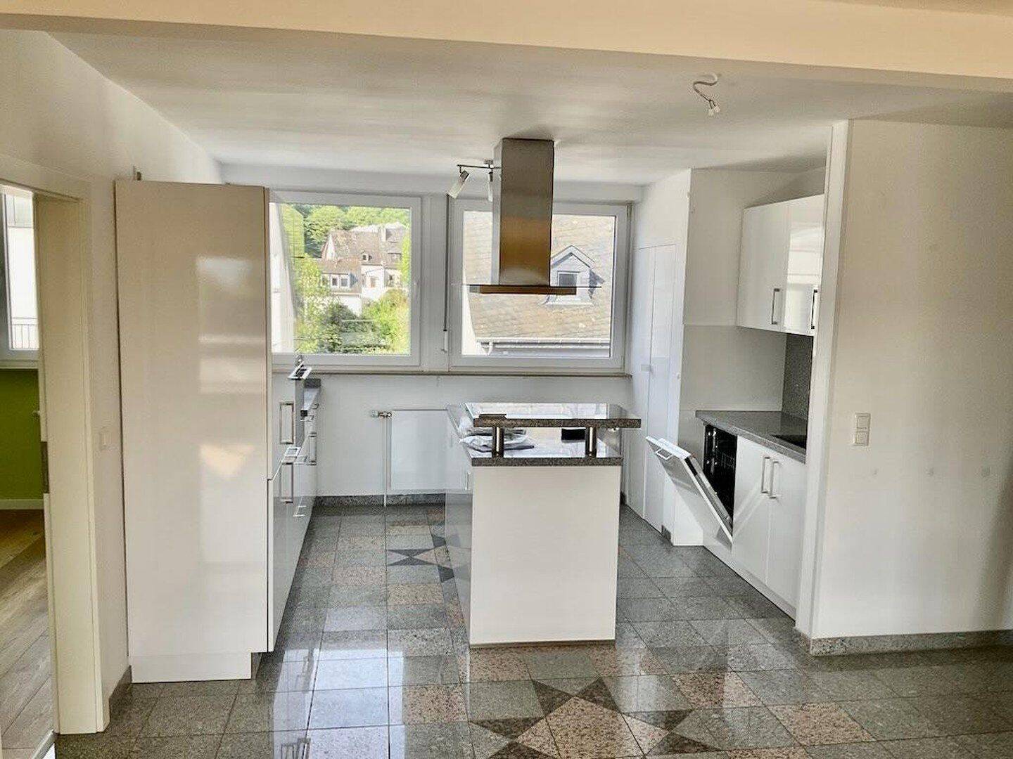 Gemütliche Dachgeschosswohnung in Ko-Metternich, provisionsfrei, mit Balkon und Garage – 56072 Koblenz – Vorschaubild 3