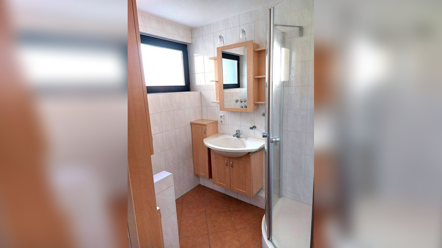 Großzügige 3-Zimmer-Wohnung in Neumarkt mit Einbauküche und Garage – 92318 Neumarkt i.d. OPf. – Vorschaubild 3