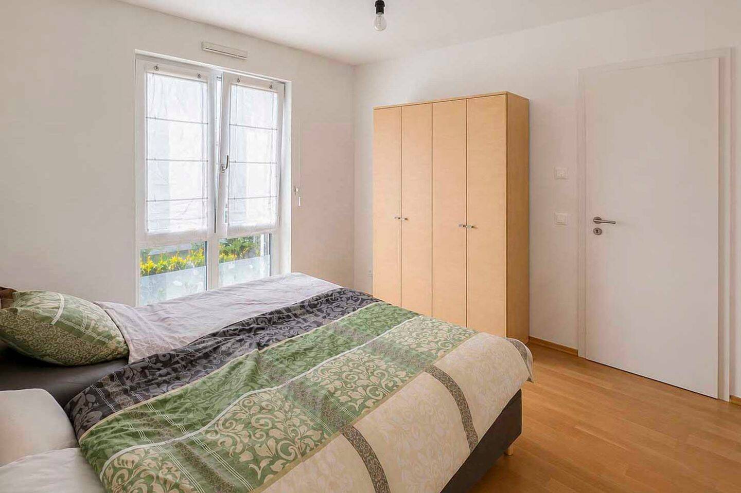 Moderne und Helle 2 Zimmer Wohnung in schöner Anlage mit Süd-Loggia und TG! – 81245 München – Vorschaubild 3