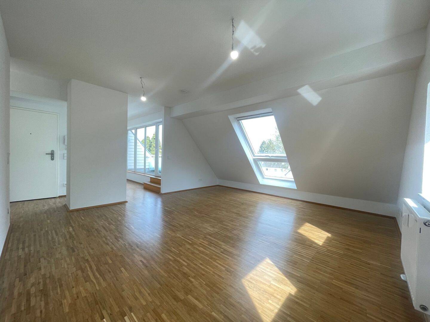 *moderne Balkonwohnung mit Tageslichtbad in grüner Lage* – 45357 Essen – Vorschaubild 3
