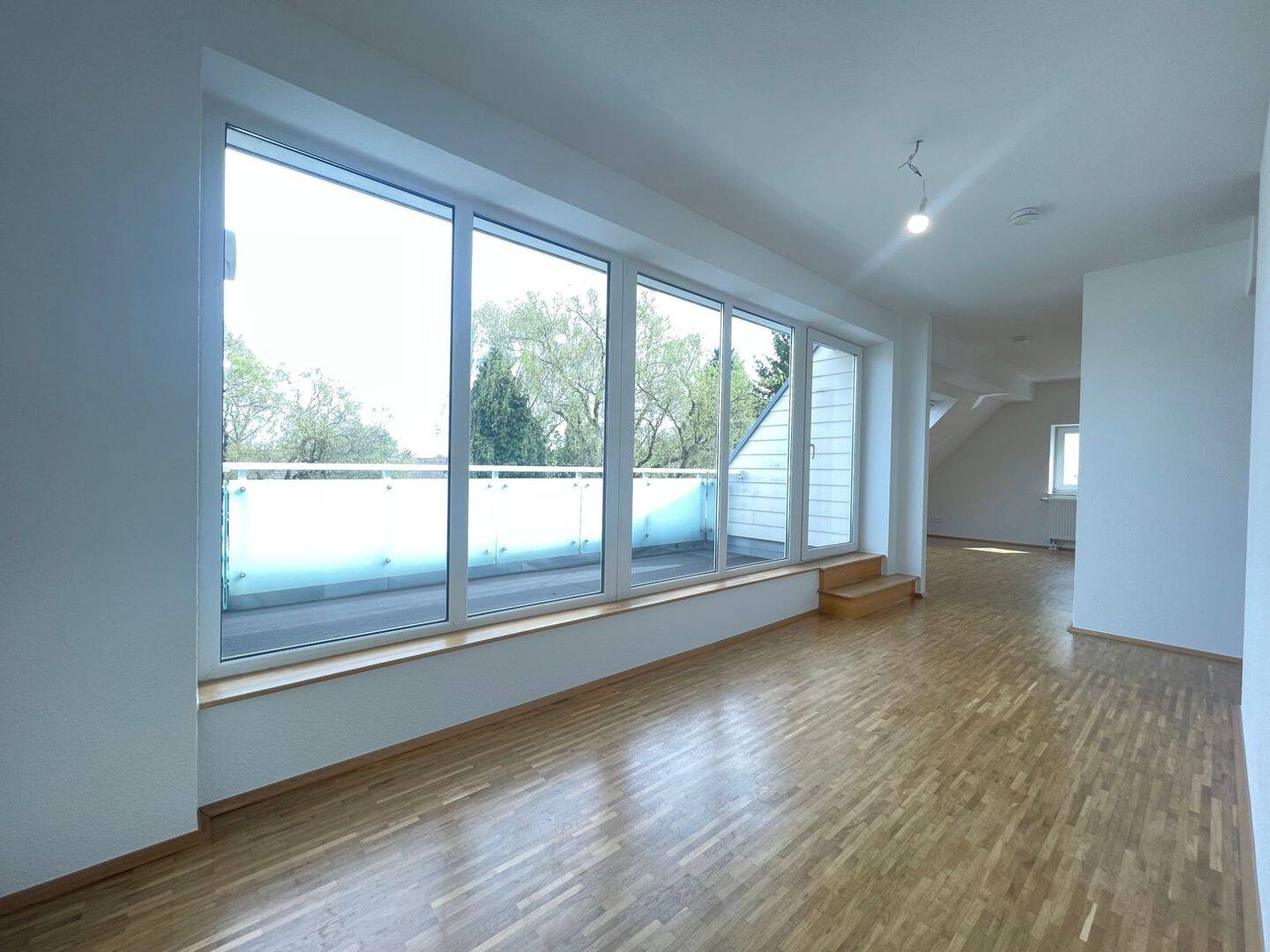 *moderne Balkonwohnung mit Tageslichtbad in grüner Lage* – 45357 Essen – Vorschaubild 4