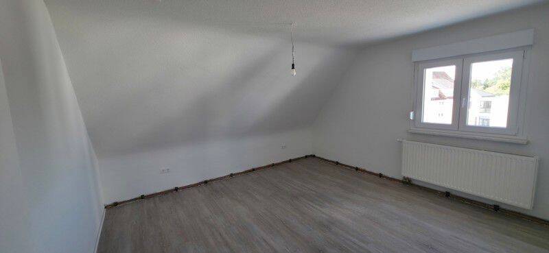Gemütliche 3-Zimmer-Dachgeschosswohnung – ideal für Paare und kleine Familien – 89584 Ehingen (Donau) – Vorschaubild 5