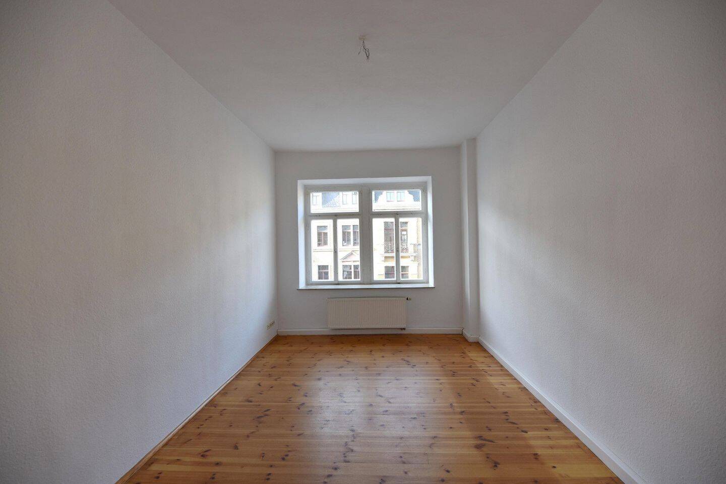Johannstadt, Nähe Medak, Schöne 4-Raum-Wohnung mit Dielenfußboden und Balkon – 1307 Dresden – Vorschaubild 3