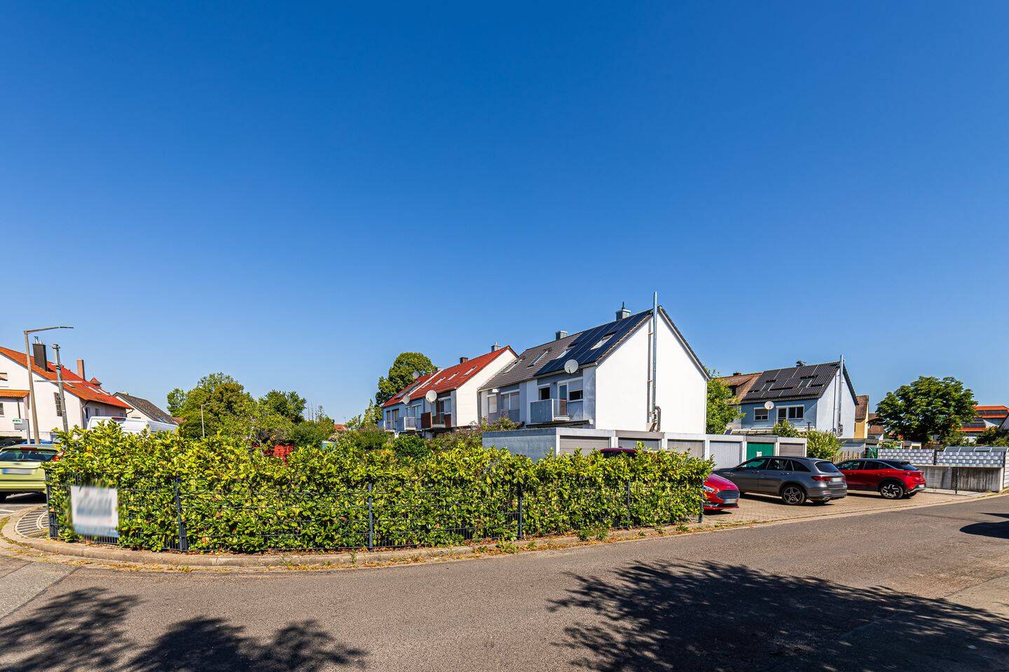 HEGERICH: Ihr neues Familienglück in Fürth-Sack – Schönes Reihenmittelhaus mit Terrasse und Garten – 90765 Fürth – Vorschaubild 3