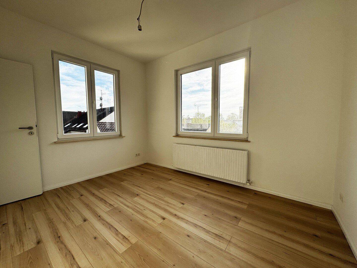 Erstbezug nach Sanierung – Neuer Boden/Küche/Bad/Fenster – Zentrale Lage in Heilbronn – 74072 Heilbronn – Vorschaubild 4