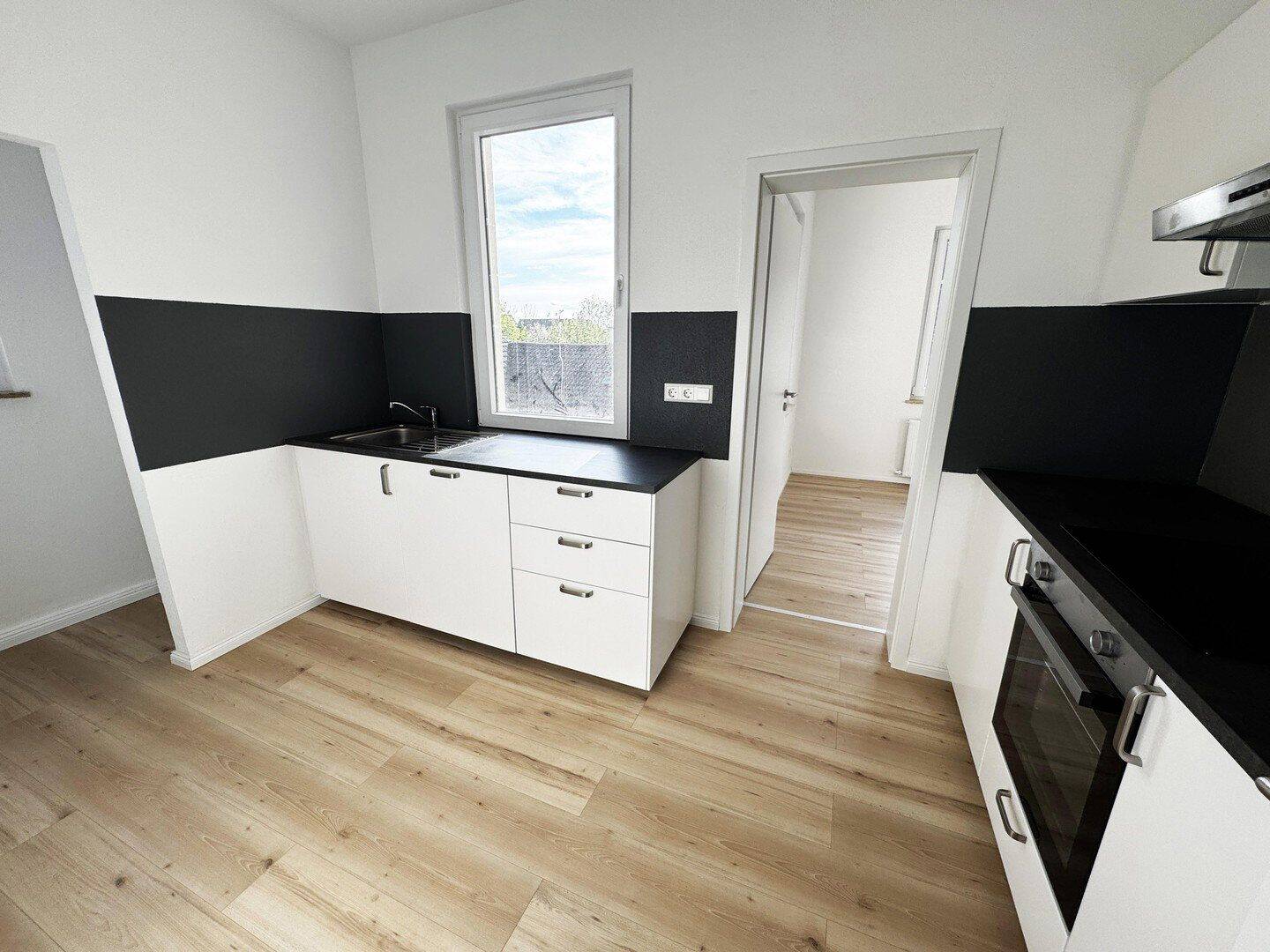 Erstbezug nach Sanierung – Neuer Boden/Küche/Bad/Fenster – Zentrale Lage in Heilbronn – 74072 Heilbronn – Vorschaubild 7