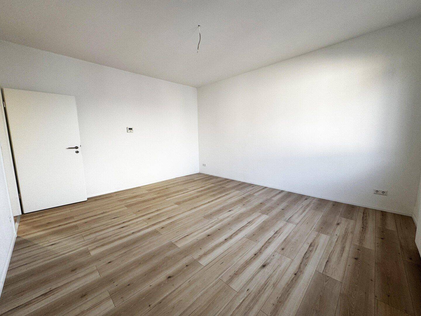 Erstbezug nach Sanierung – Neuer Boden/Küche/Bad/Fenster – Zentrale Lage in Heilbronn – 74072 Heilbronn – Vorschaubild 9