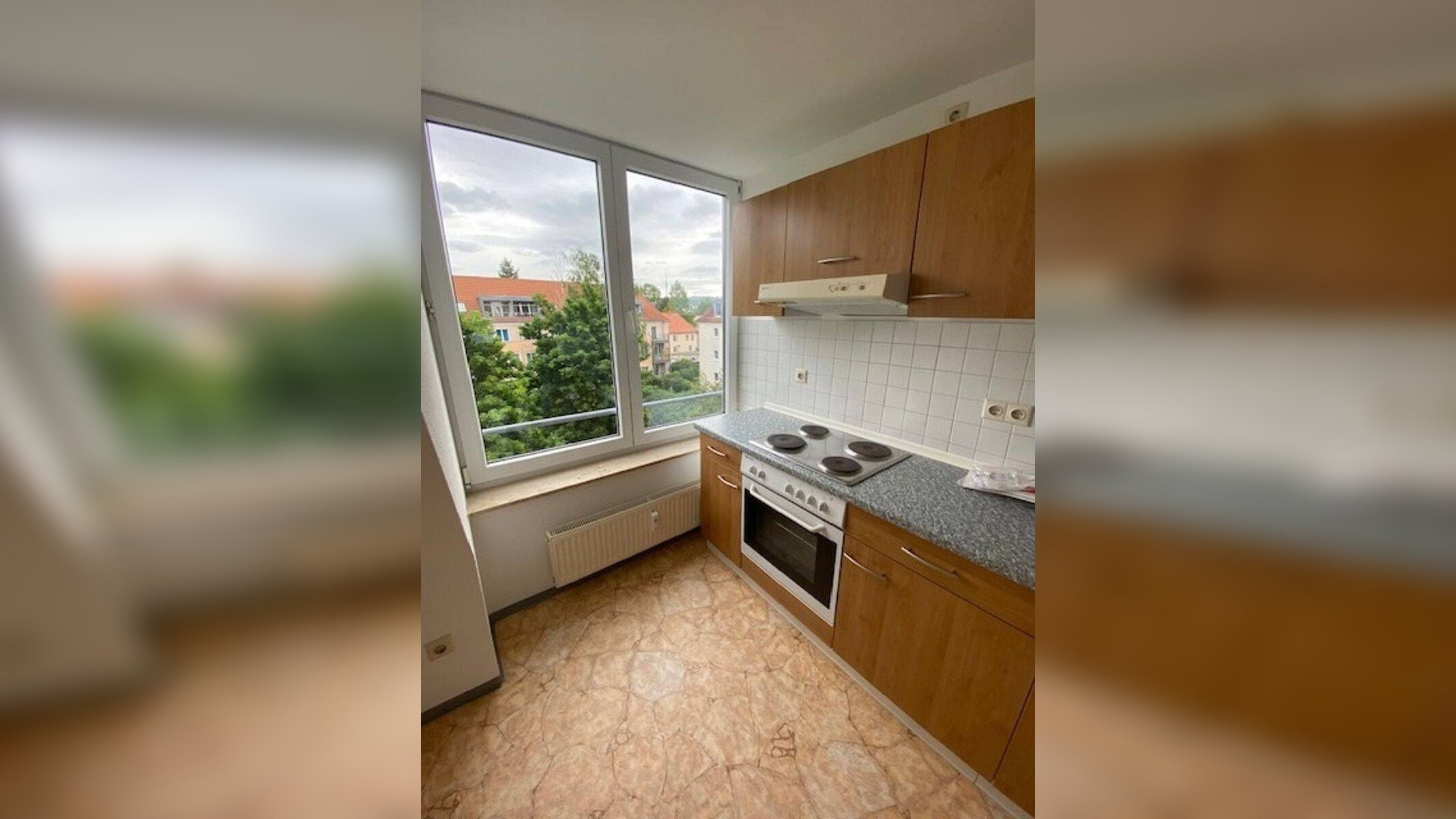 Kreative Leute aufgepasst, hübsches kleines Dachgeschoß mit kleiner Loggia offen! – 1237 Dresden – Vorschaubild 3
