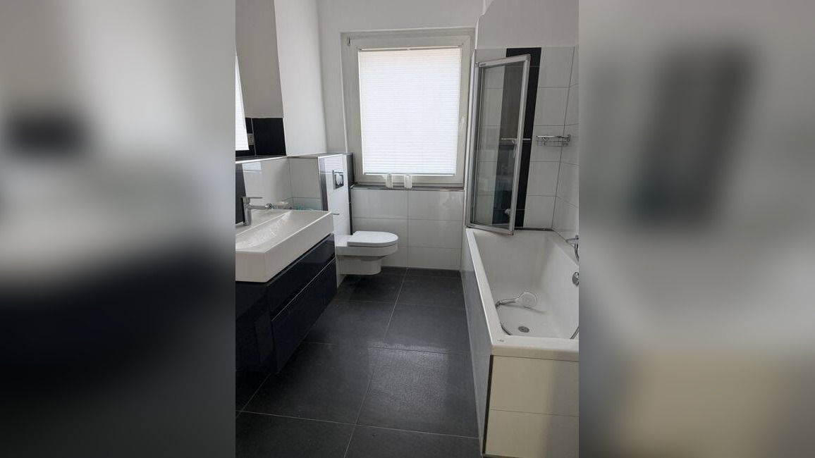 Schöne 3 Zimmer Wohnung mit kleinem Balkon u. Küche in Duisburgs bevorzugter Lage am Springwall – 47051 Duisburg – Vorschaubild 4