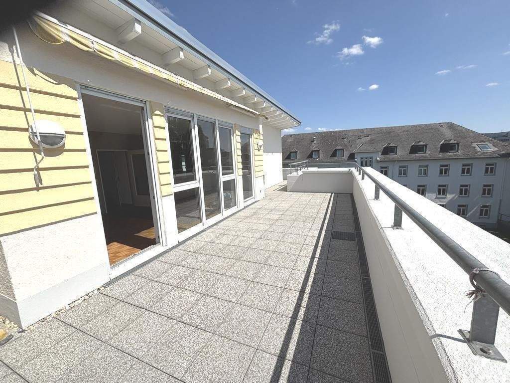 4 Zimmer-Penthouse mit 2,70 m Deckenhöhe und Dachterrasse – 65197 Wiesbaden – Vorschaubild 3