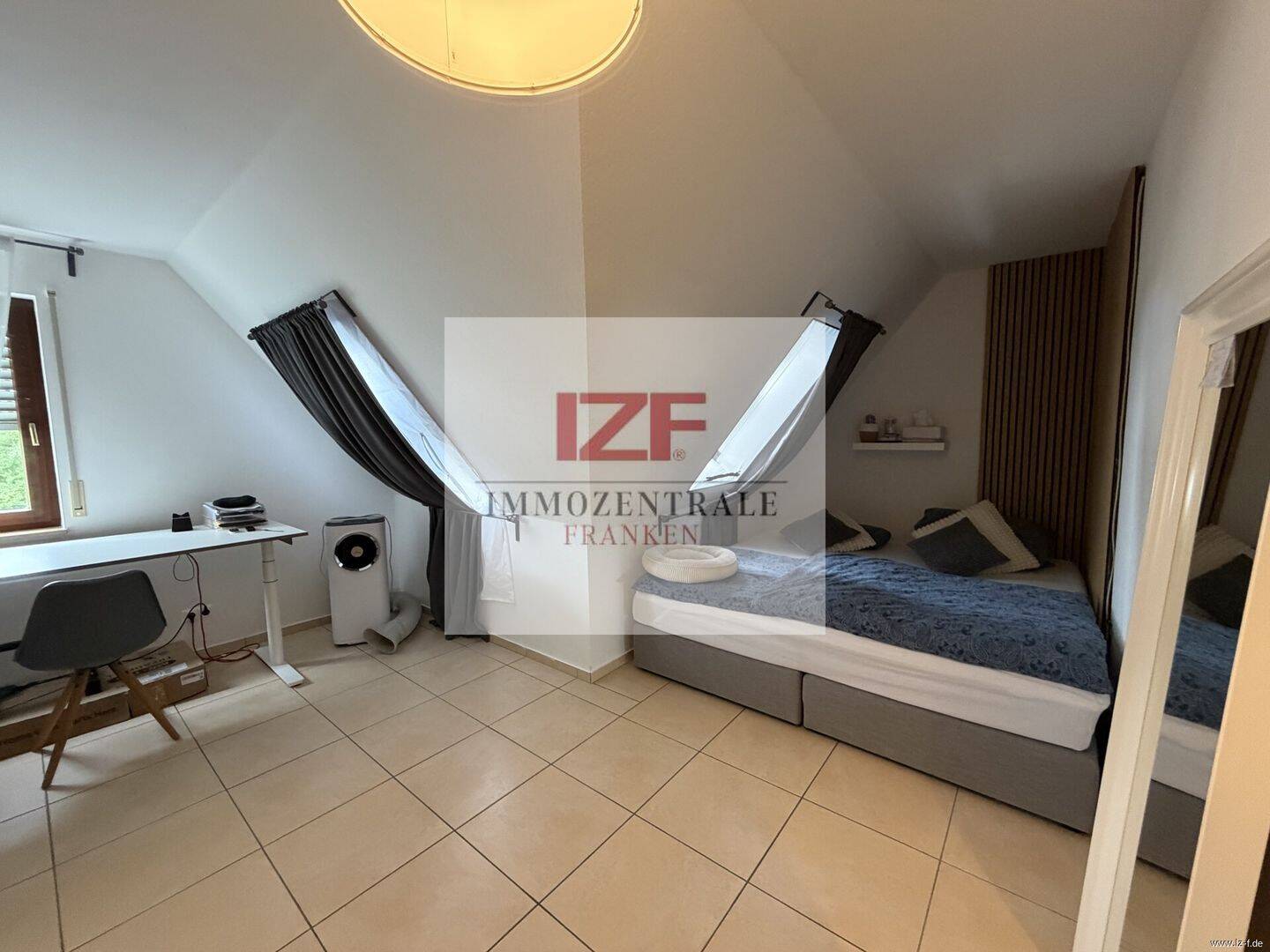 Ruhig und grün wohnen: Gepflegte 3-Zimmer-Dachgeschosswohnung mit Duplex-Stellplatz – 90766 Fürth – Vorschaubild 4