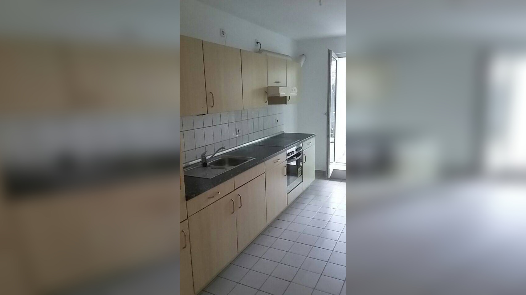 Hübsche 2-Zi., EBK, Parkplatz mit großer Sonnenbalkon ab 01.09. oder 01.10. – 28329 Bremen – Vorschaubild 4