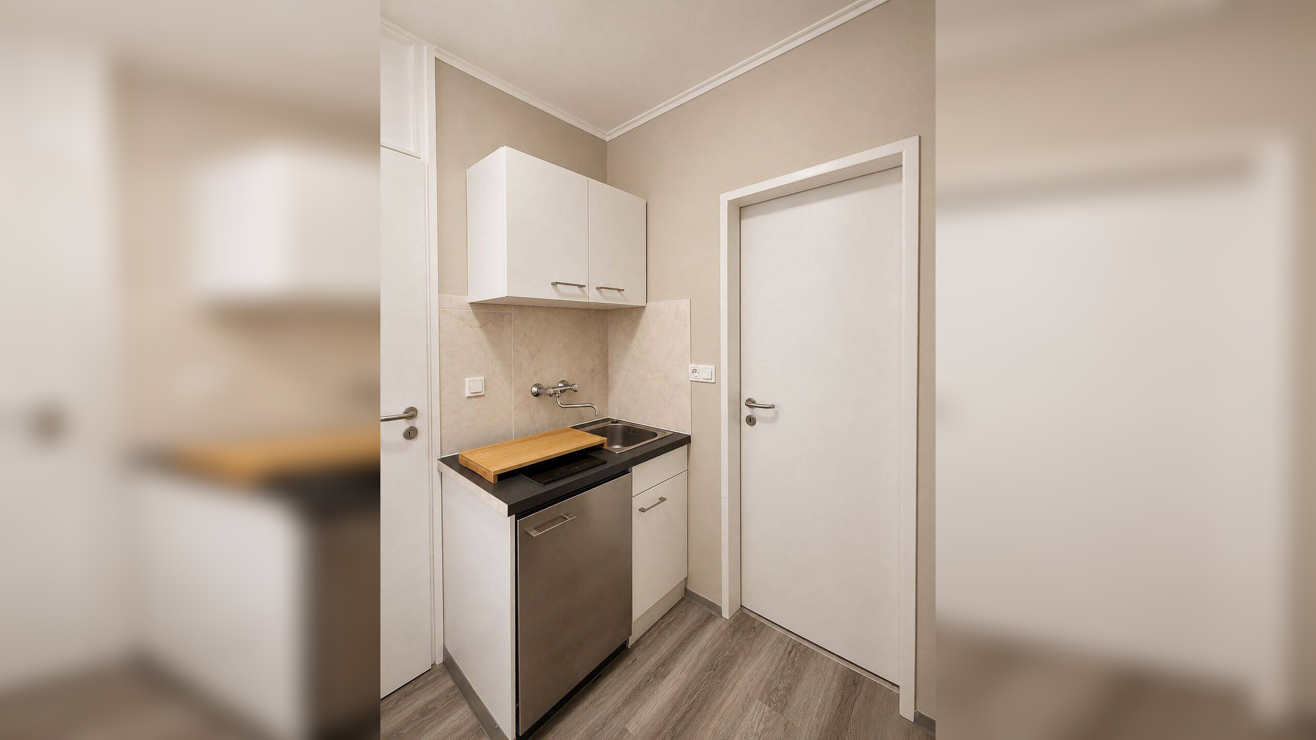 vollständig neu möblierte 1-Zimmer-Wohnung auf Zeit in Augsburg-Innenstadt, ab sofort
bezugsfrei. – 86153 Augsburg – Vorschaubild 5