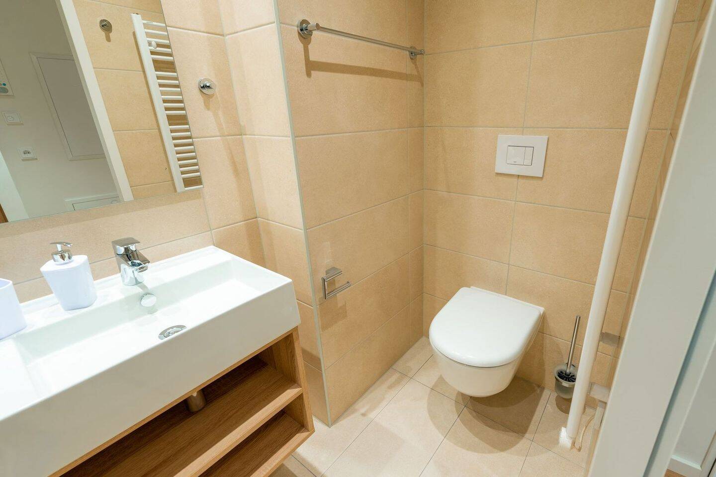 Topmodernes und vollmöbliertes Studioapartment – 70372 Stuttgart – Vorschaubild 3