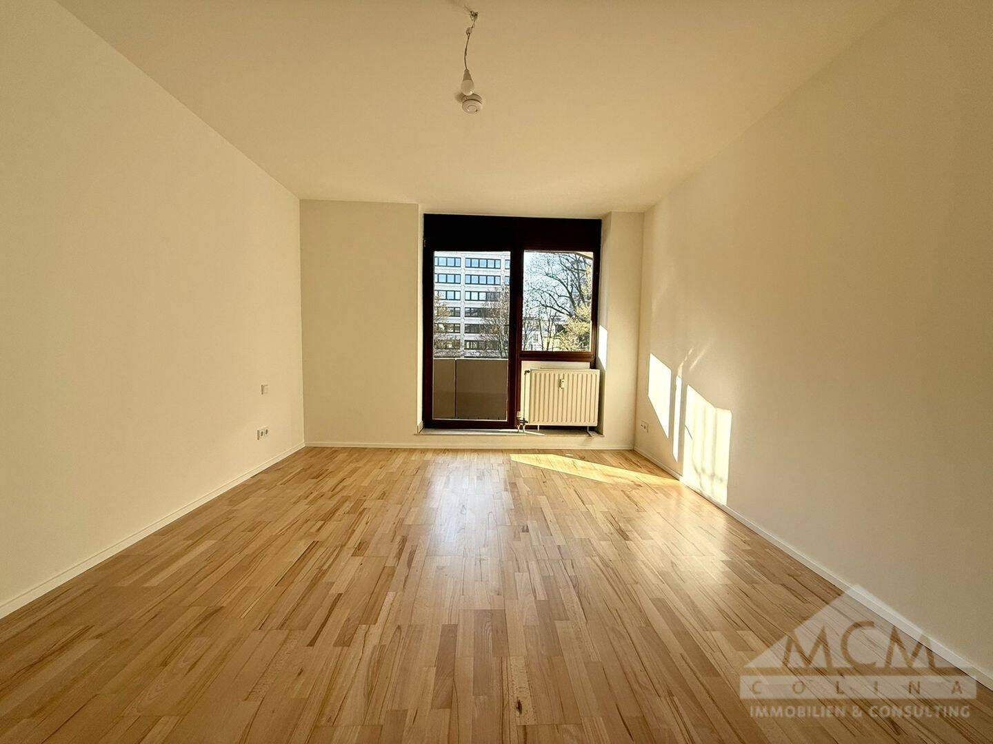 WESTEND – Erstbezug nach kpl. Modernisierung. Neue Wärmepumpe, neues Bad, neue EBK, Parkett und Garage… – 60325 Frankfurt am Main – Vorschaubild 3