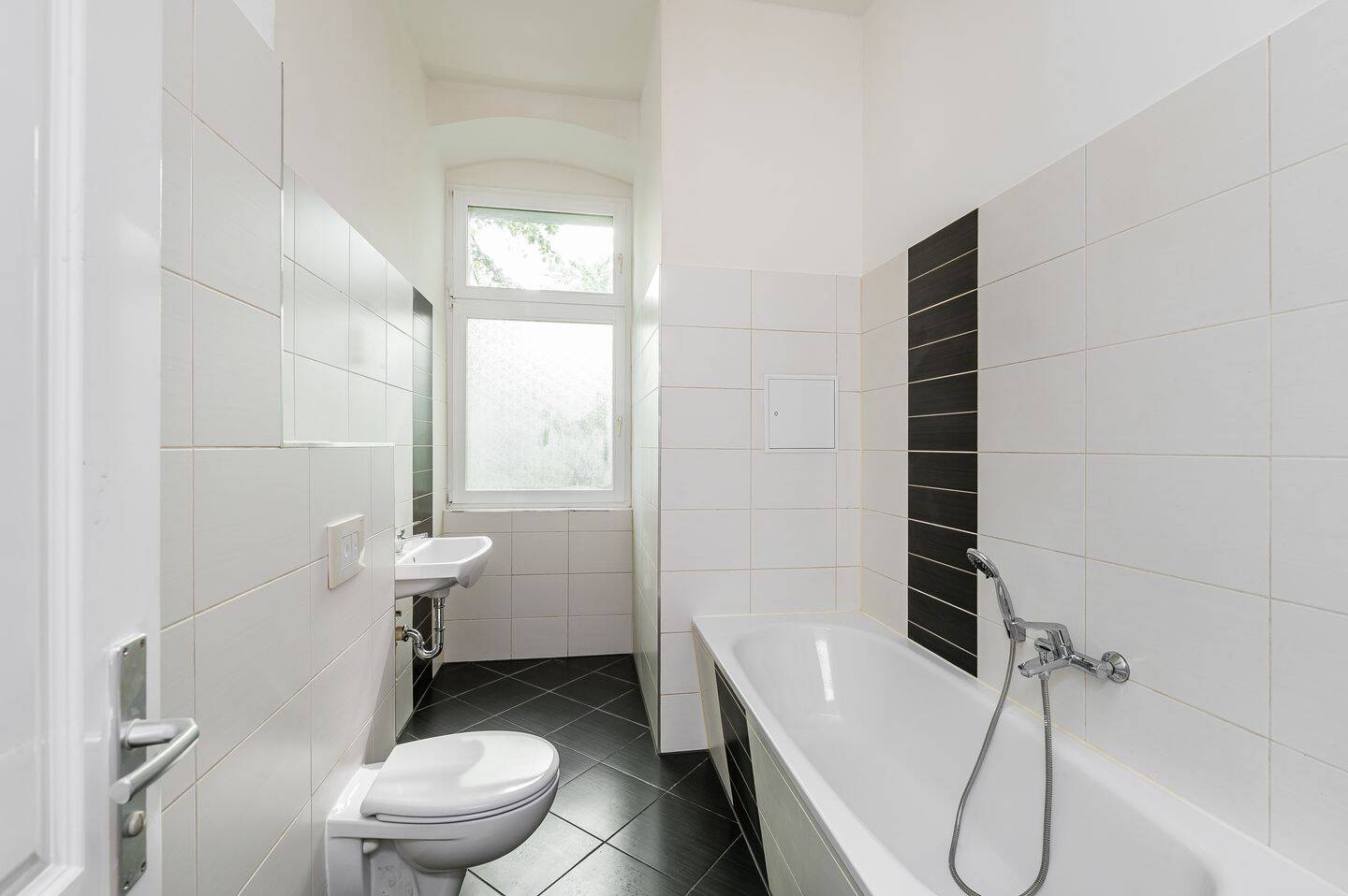 67,5 m² Altbaucharme: Helle Erdgeschosswohnung im beliebten Helmholtzkiez – 10439 Berlin – Vorschaubild 5