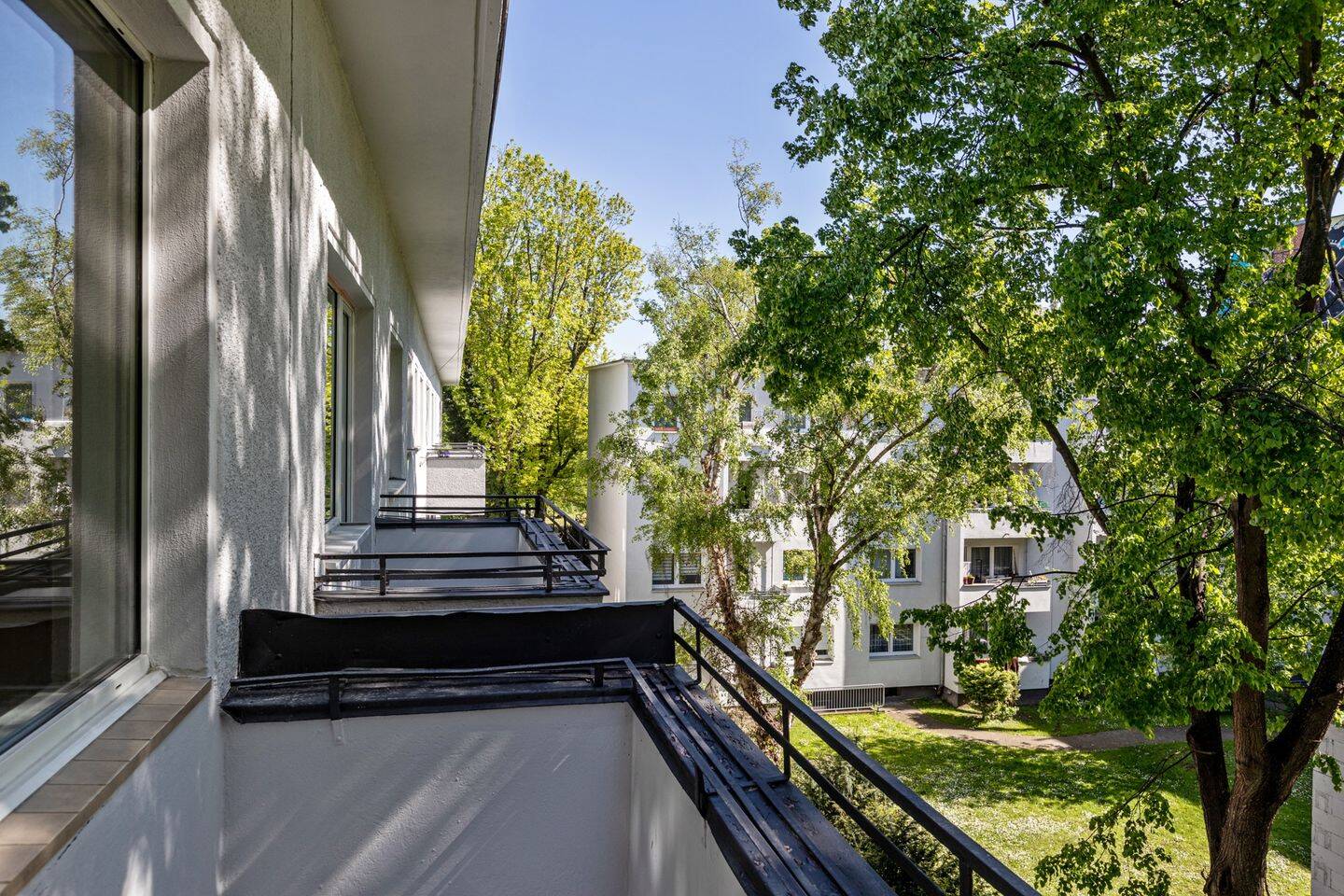 2 Zimmer mit Sonnenbalkon – Raum für eigene Ideen – 12059 Berlin – Vorschaubild 3