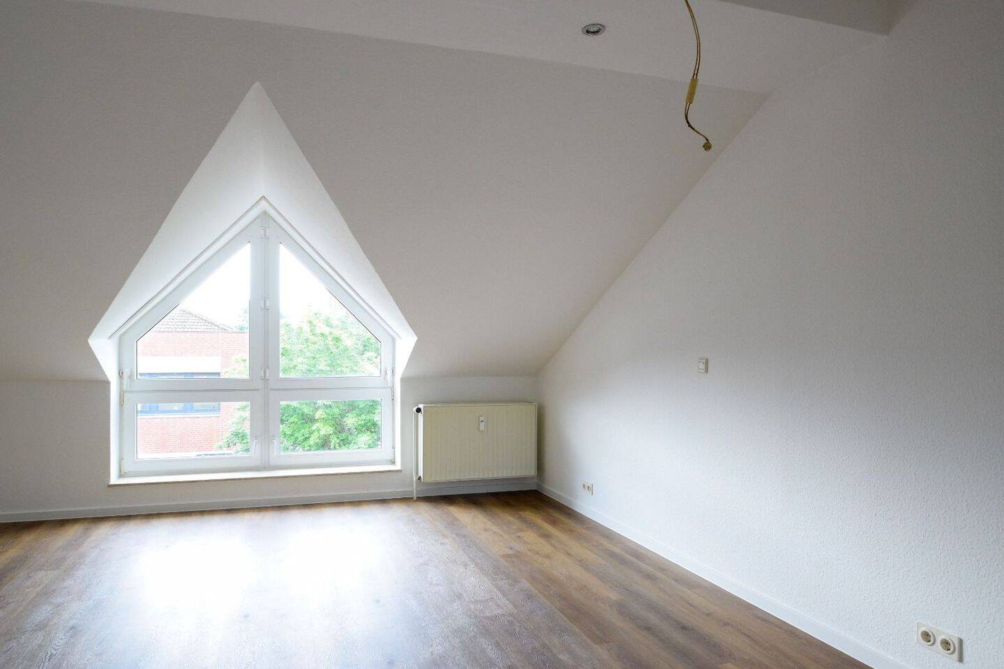 Charmante Maisonette-Wohnung mit neuer Einbauküche und Dachterrasse in Kreyenbrück – 26133 Oldenburg (Oldb) – Vorschaubild 4