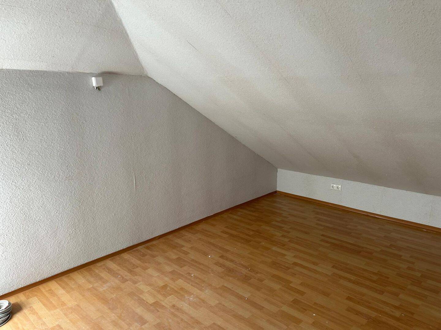 Gepflegte Helle 5,5-Zimmer-Wohnung mit Balkon & Stellplatz in 31246 Ilsede – 31246 Ilsede – Vorschaubild 6