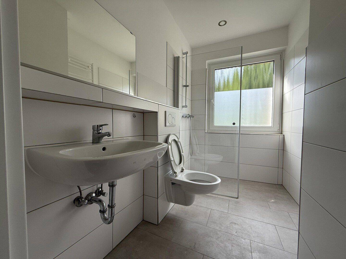 Kernsanierte 2-Zimmer-Wohnung im EG mit Fußbodenheizung und Stellplatz – 29225 Celle – Vorschaubild 3