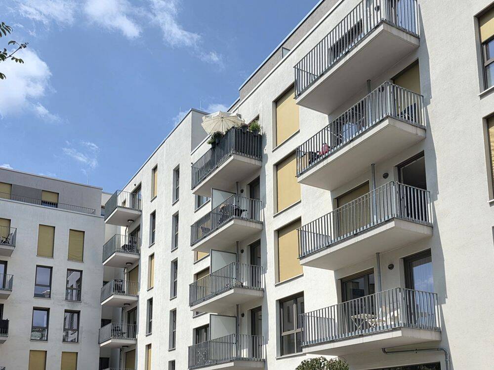 2-Zimmer-Wohnung in Berlin: Aufzug und Blick zum WISTA – 12489 Berlin – Vorschaubild 3