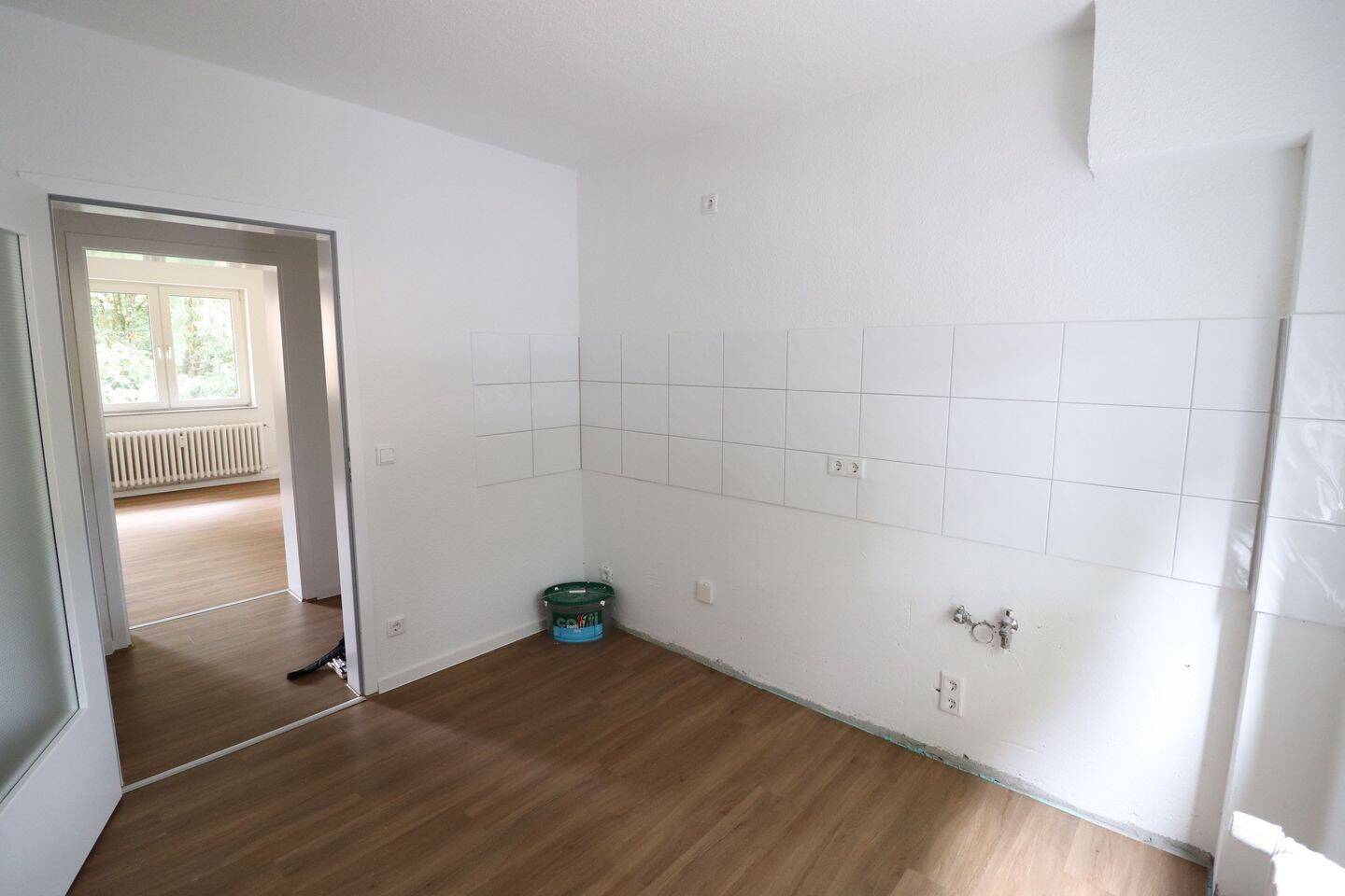 Ab 01.10. Ersteinzug nach Sanierung, 3,5-Zimmer Wohnung mit Balkon, Fernwärme in Parklage – 46117 Oberhausen – Vorschaubild 2