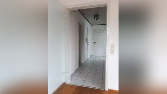 Gepflegte 2-Zimmer-Wohnung mit EBK & TG Stellplatz – 75056 Sulzfeld – Vorschaubild 3