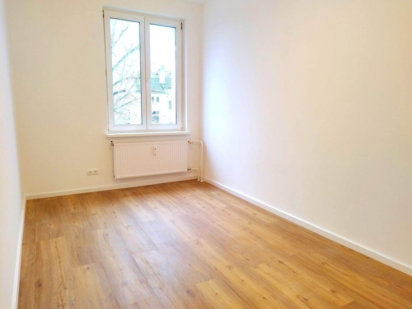 Erstbezug / Umfassend sanierte Altbauwohnung zum Sofortbezug / Balkon / Fernwärme / Balkon – 10243 Berlin – Vorschaubild 4