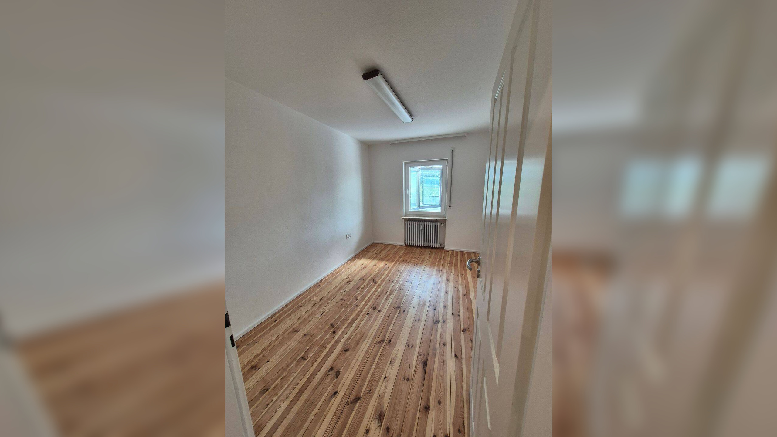 Helle 3-Zimmer-Wohnung mit 30m² Wintergarten, Kachelofen, großem Garten, Garage und Werkstattraum in Schwanstetten – 90596 Schwanstetten – Vorschaubild 4